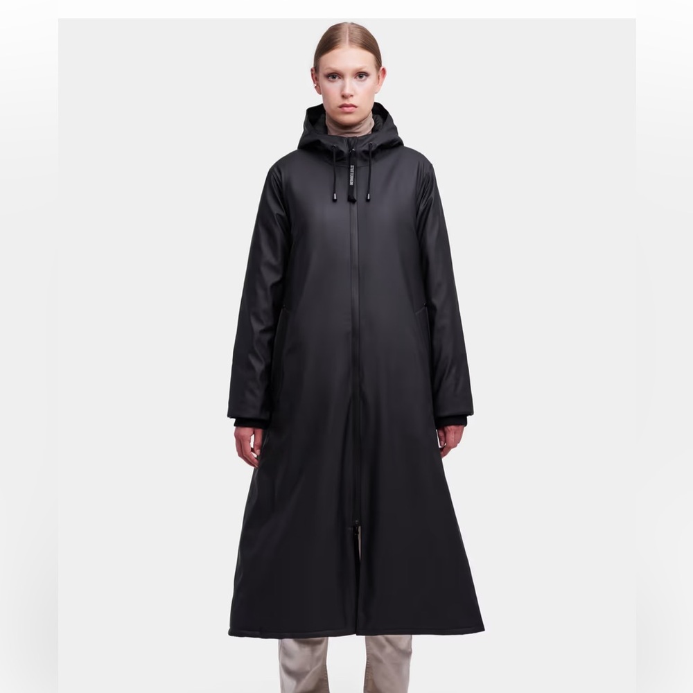 Stutterheim Mosebacke Long Winter Black Small Raincoat